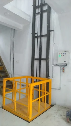 2000 Kg Industrial Goods Lift